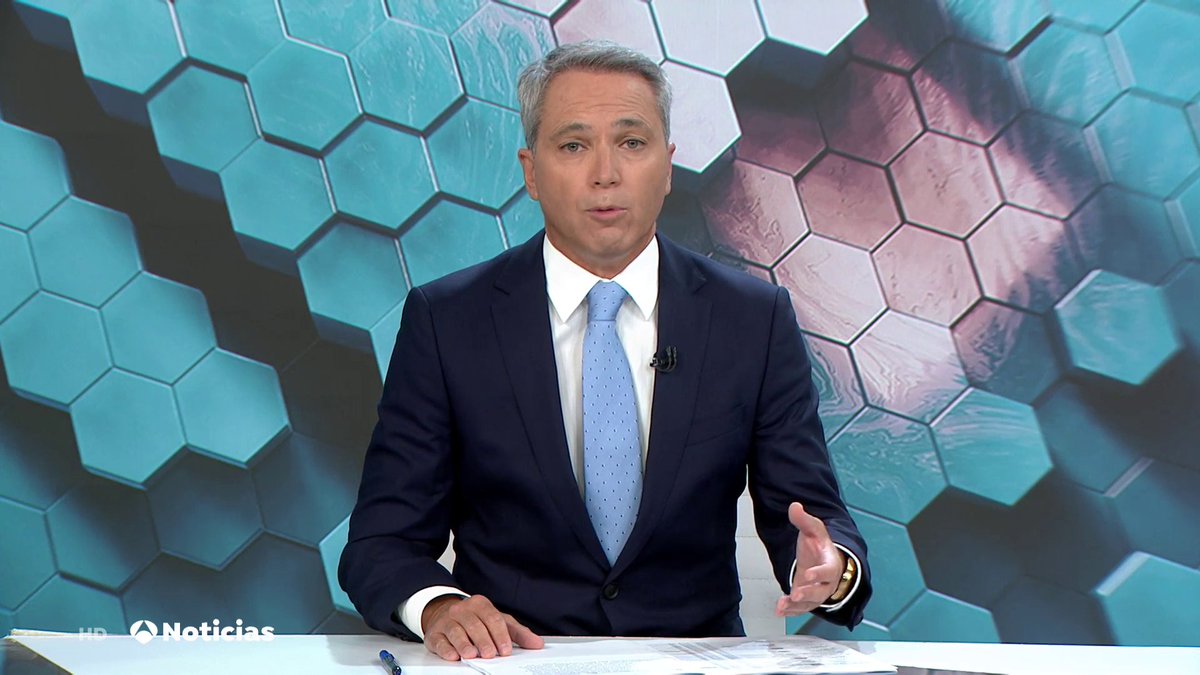 🔴 Giro inesperado en la presunta agresión homófoba en Madrid

📺 Te lo estamos contando en #Noticias2A3N con <a href="/VicenteVallesTV/">Vicente Vallés</a> y <a href="/EstherVaqueroH/">Esther Vaquero</a>

➡ atres.red/pittu539