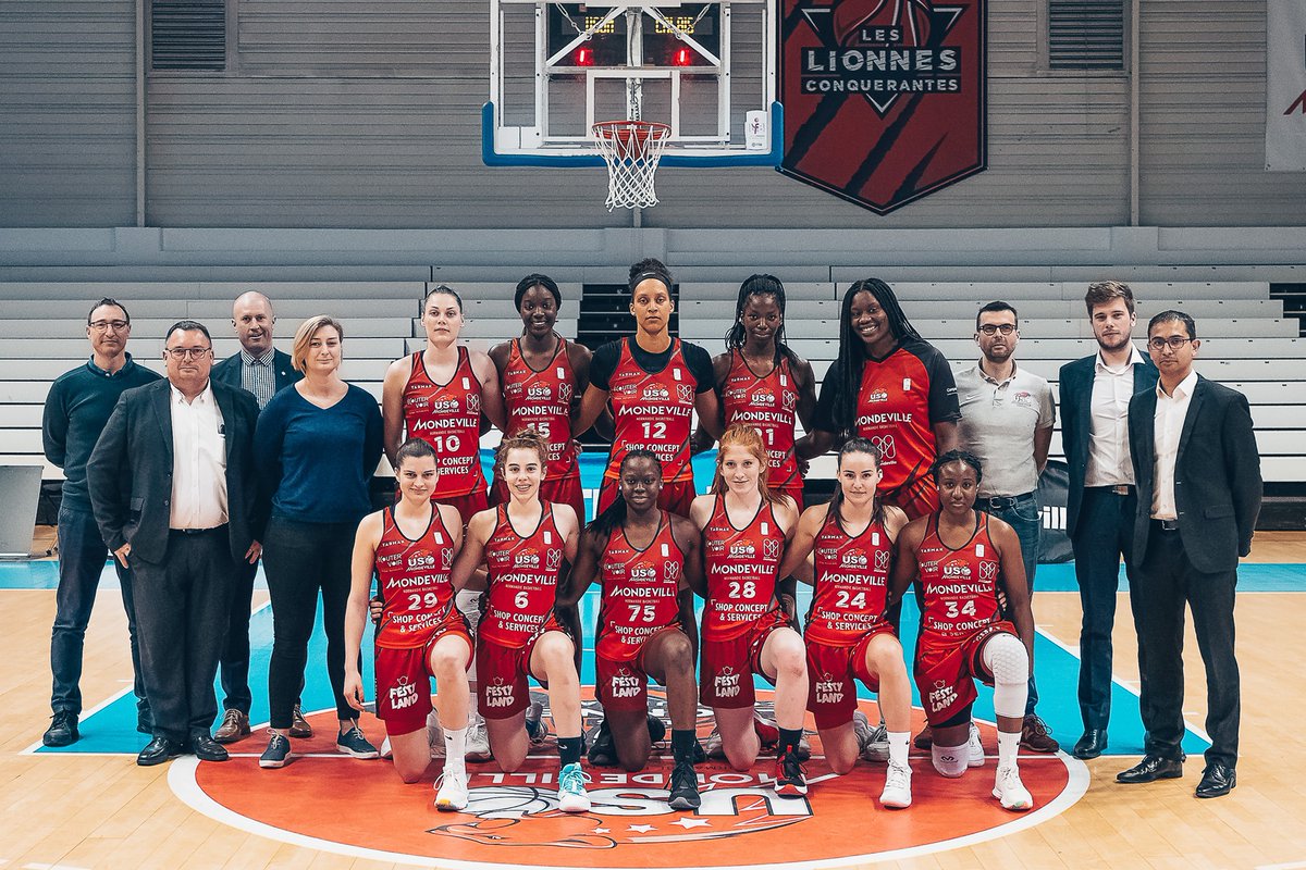 Anguelovadessi1's tweet image. A preserver ou pas? 
CF USOM
- 7 titres nationals (U18) 
- 6 coupes de France (U17) 
- 9 joueuses en EDF jeunes (2018 - 2020).
- 8/11  joueuses en équipe Pros en 2020 – 2021 issues du centre de formation.
- Le club le mieux représenter par nombre de joueuses en LFB, LF2, NF1.