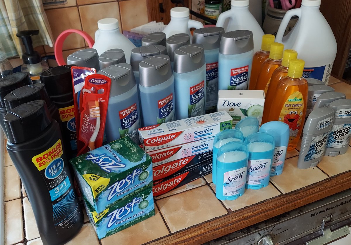 PennyRemembers's tweet photo. Challenge: for my 46th wedding anniversary (thank you... thank youโฆ I was 9), I'm making a donation to my local Food Pantry. I hit up the Dollar Tree and bought shampoo, conditioner, deodorants, toothpaste and tooth brushes, body soap, bleach. #theneedisreal #beagoodneighbor https://t.co/kU5lpU0kEV