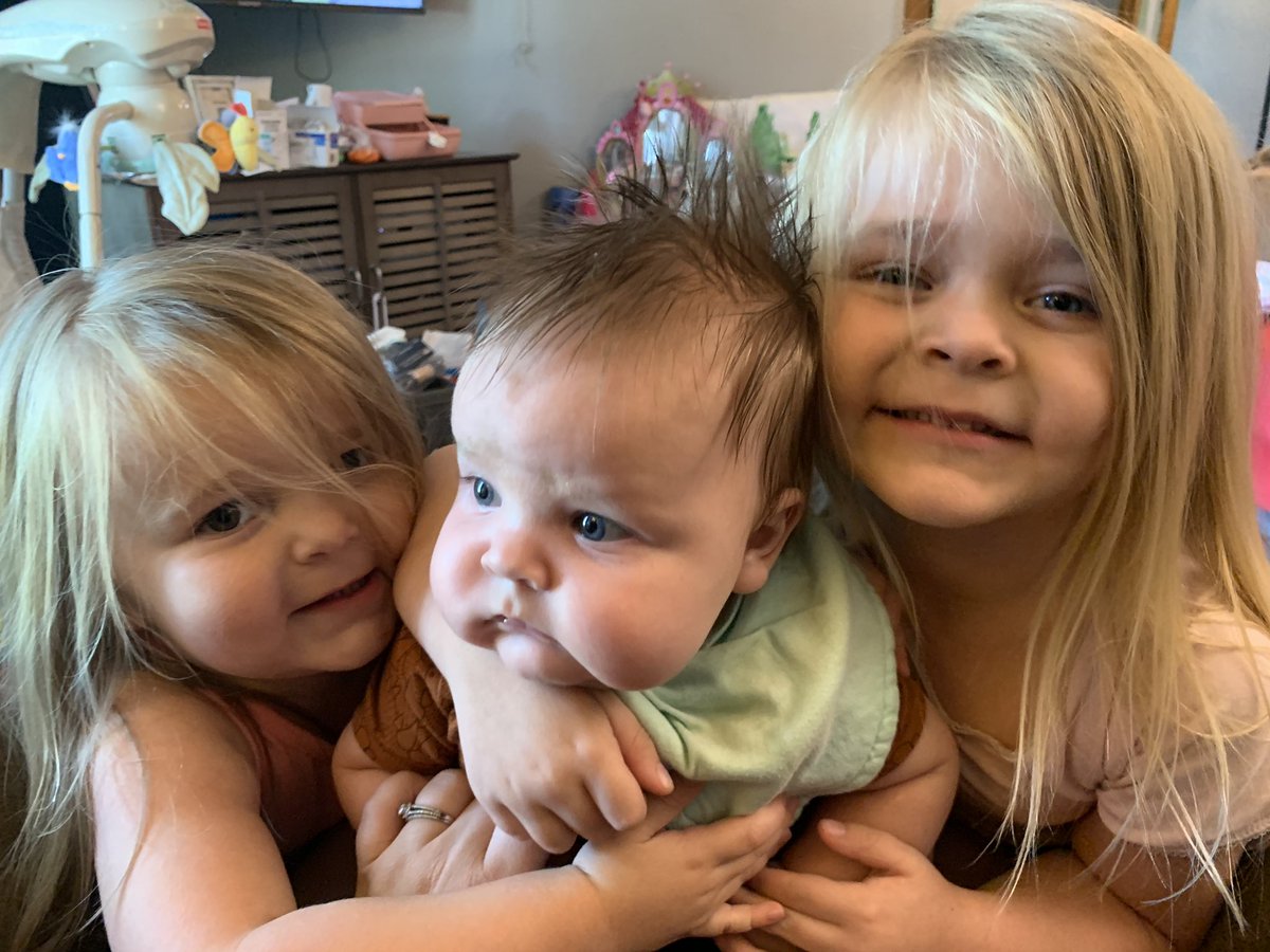 Ellen Isaacs tweet media