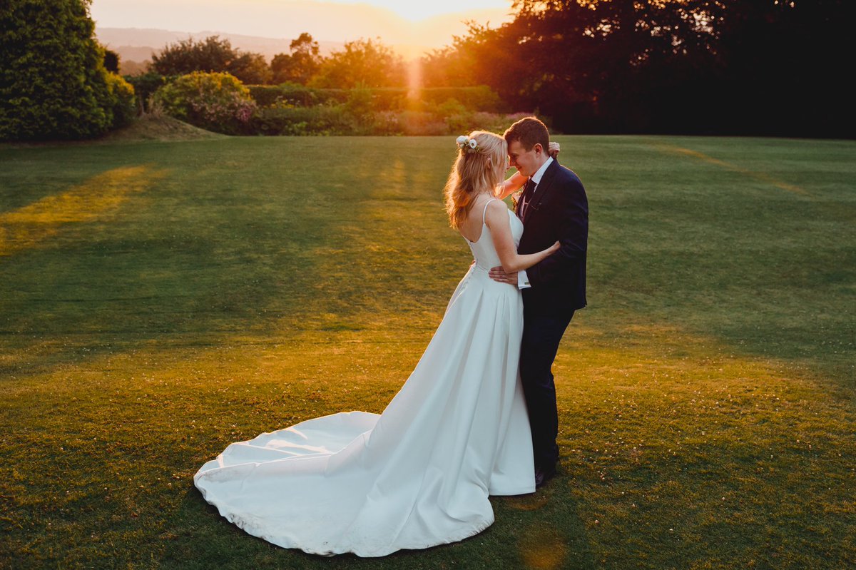 The last of the summer sun… 🌅

Captured by <a href="/JohnHopePhoto/">Johnathan Hope</a> of the dreamy Ellie &amp; Callum.

#latesummer | #weddings