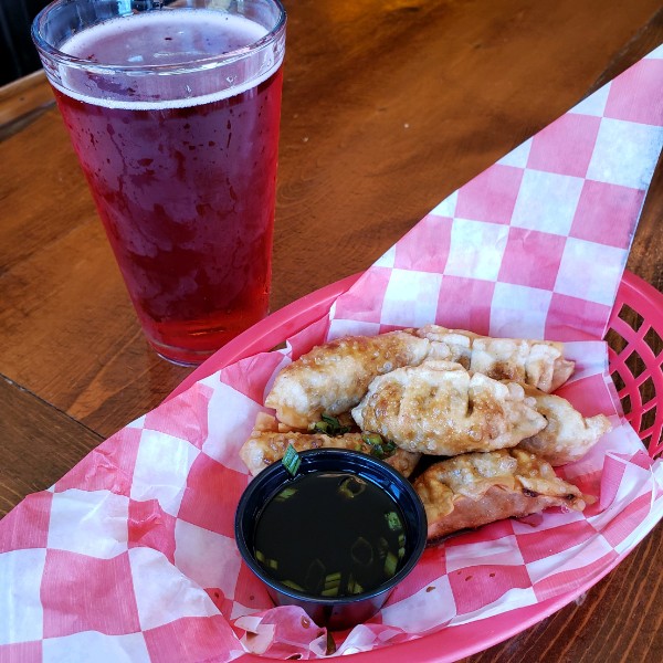 FifthStBrewpub's tweet photo. Looking for something delicious to pair with our Hibiscus Miami Valley Vice hard seltzer? Try our Weekly Feature of Potstickers - Six fried potstickers filled with ground pork and spices served with dipping sauce. Yum!
#CraftWithCare #miamivalleyvice #hibiscus #fsbrewpub https://t.co/a8lZnXHkoJ