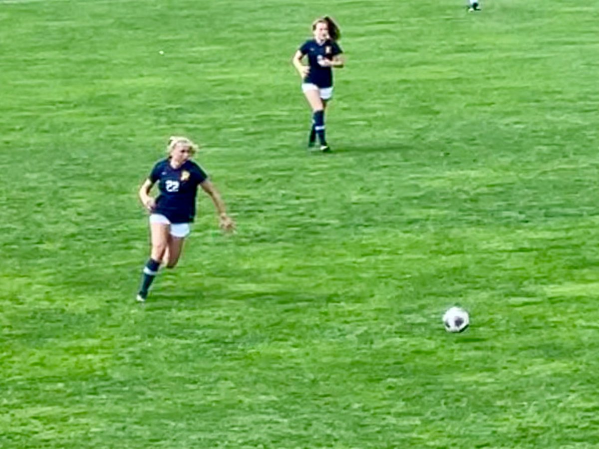 College soccer debut for our very own Emma Bates!💪⚽️<a href="/URwomenssoccer/">UR Women's Soccer</a> <a href="/ecbates11/">emmabates</a> <a href="/BBatesIII/">Ben Bates</a> <a href="/GirlsRed03/">ArlingtonGirlsGA02/03</a> #teamarlington