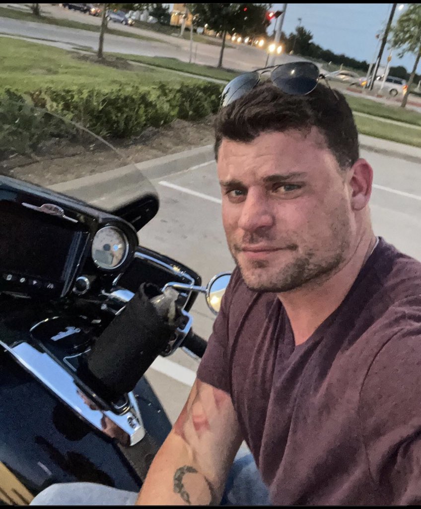 Clearing my mind with a bike ride. Always a good time.