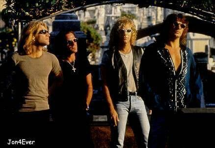 lena836's tweet photo. Good morning and happy Thursday Jovi friends 🌞
#BonJovi https://t.co/y5aSpMyA8r