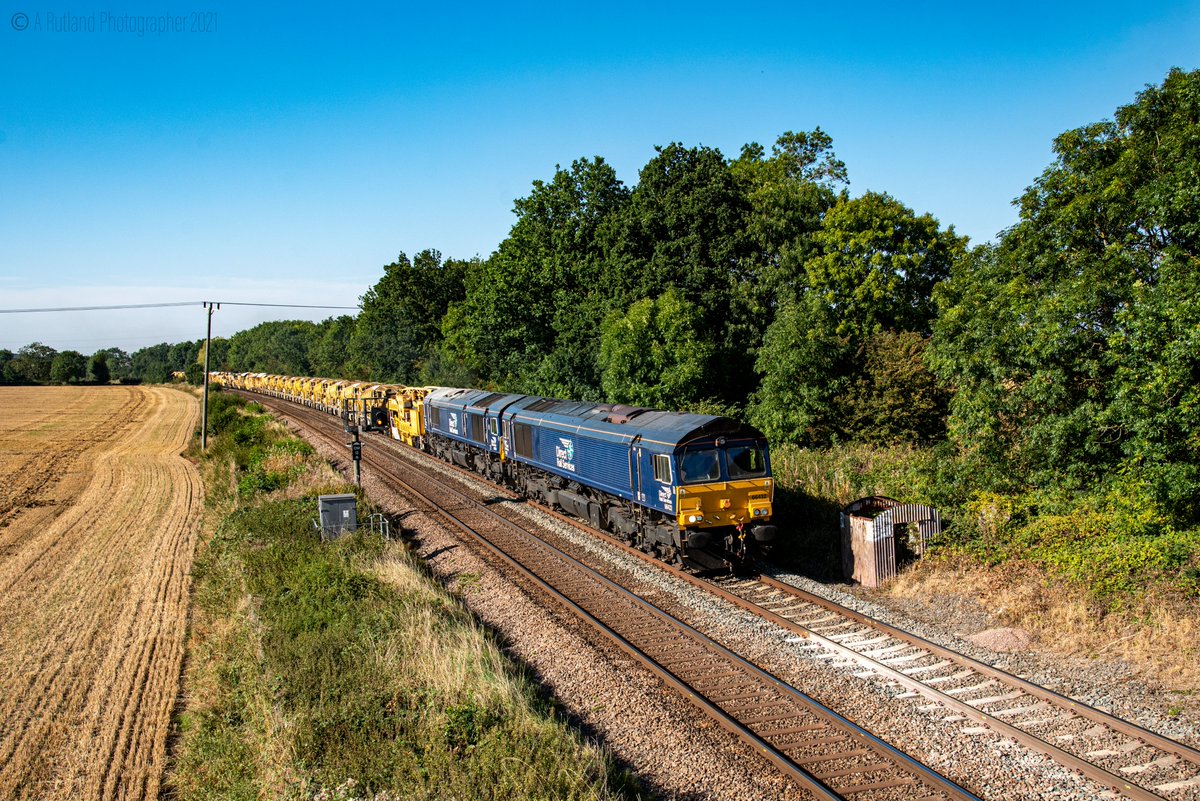 iainw_802's tweet photo. enjoyed seeing @DRSgovuk #class66 @railcamlive #shedwatch seen at #langham and #egleton #rutland with a @networkrail #hobc https://t.co/jIWTCmfCJ7