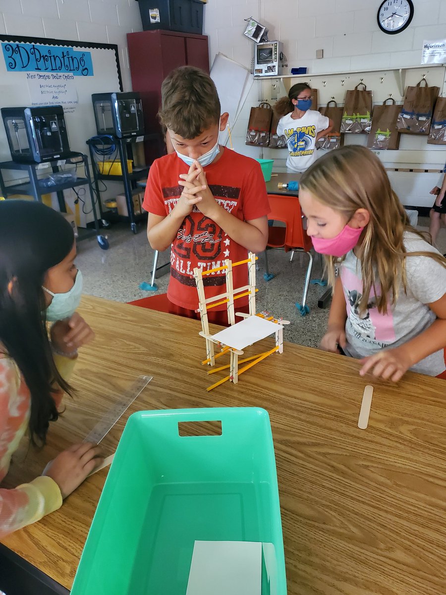 CrystalWill89's tweet photo. Second grade was rocking their pencil towers today but most importantly their collaboration skills! #STEAM https://t.co/HWgrKeDSEw