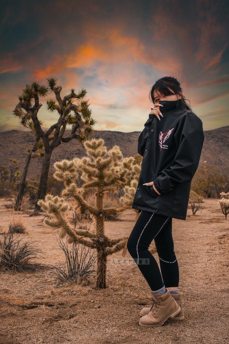 2 pic. it may have been +100°F in the desert, but this windbreaker made me feel like a badass so #worth

thanks