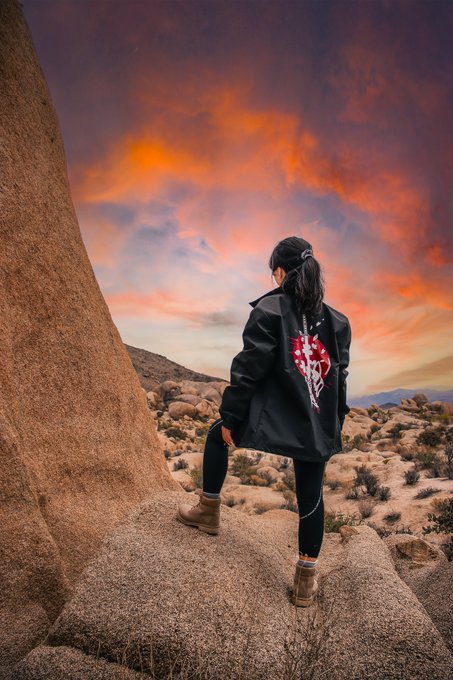 1 pic. it may have been +100°F in the desert, but this windbreaker made me feel like a badass so #worth

thanks