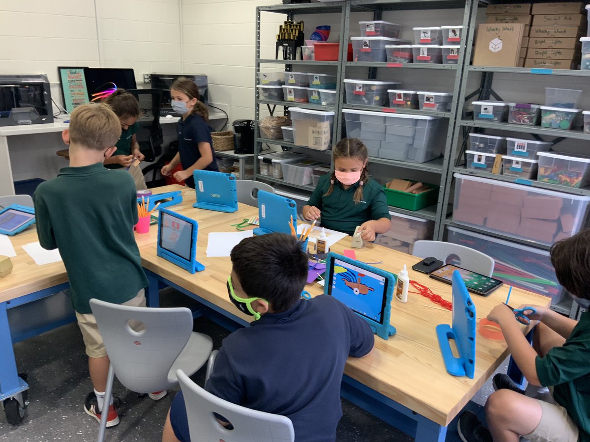 It was AMAZING to have kids back in the lab today learning about making a prototype! <a href="/FHInnovation/">FlintHillInnovation</a> <a href="/flinthillnews/">Flint Hill School</a> #myflinthill Third grade designed and built flying machines to take them to the stars #soar