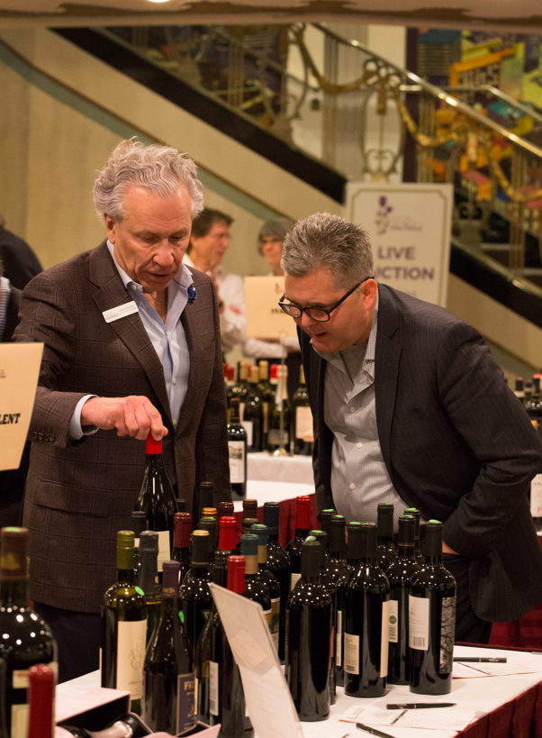 dbosse1's tweet photo. Looking for a new way to support the Alzheimer's Assoc. Bid on wines via the @CincyWineFest Charity Auction!  Auction is open until 1:30pm on 9/11. Proceeds help support our mission. Cheers to that! Visit https://t.co/qg0PHEuKZK to view and bid. #CincyWineFest #WineAuction https://t.co/UJJwv2xwfK