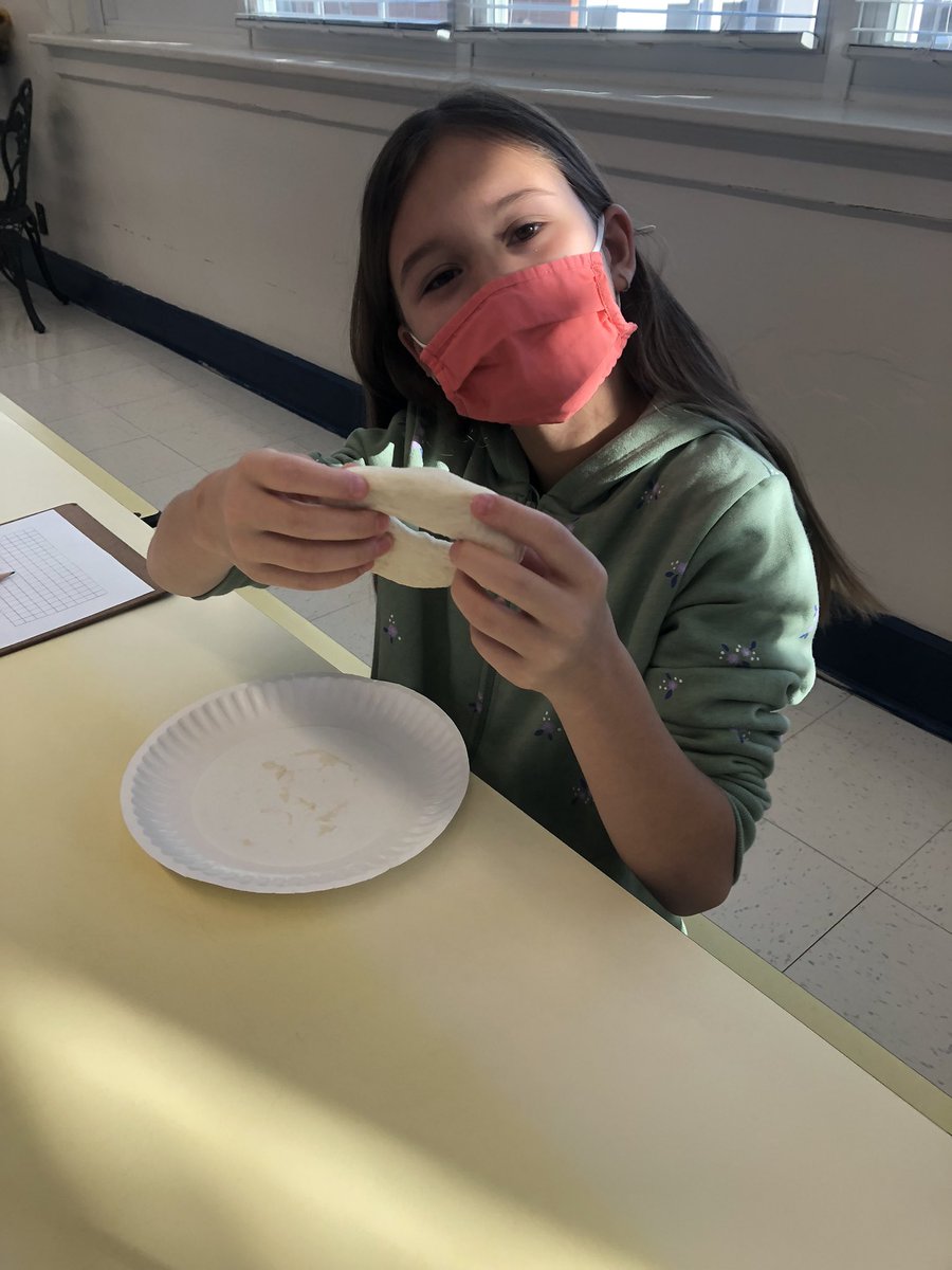 CristeRebecca's tweet photo. Active Engagement for measurement and data in math! Students surveyed favorite donut toppings, collected/organized data and analyzed their findings. Then, they enjoyed making their own donut! #equityinmath #CCSk5math @StedmanRams @CCSEquity @CCSElemEd https://t.co/x1ZXTRSh28