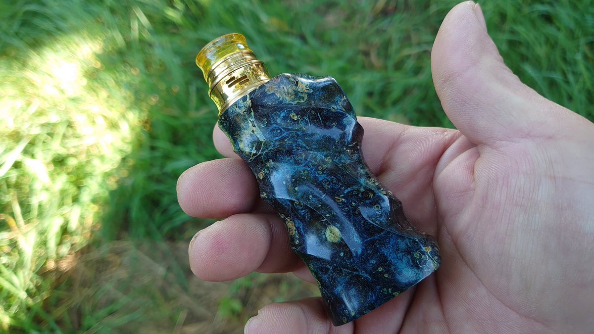 CebrjowHwScHCkj's tweet photo. 皆さん、おはよっチェ😆👍今日も宜しくご安全に🙇💦#LKC Aether Stab Custom + #VERTEXJr V2 RDA + #KEMURIproduct スラントリング short😋💦 #VAPE #vape好きな人と繋がりたい #VAPE好きと繋がりたい #VAPE初心者 #LowkeyCustoms #iamlowkeycustoms #LovePinoyVapingGears #stabwood https://t.co/0yJ6wQQ54b