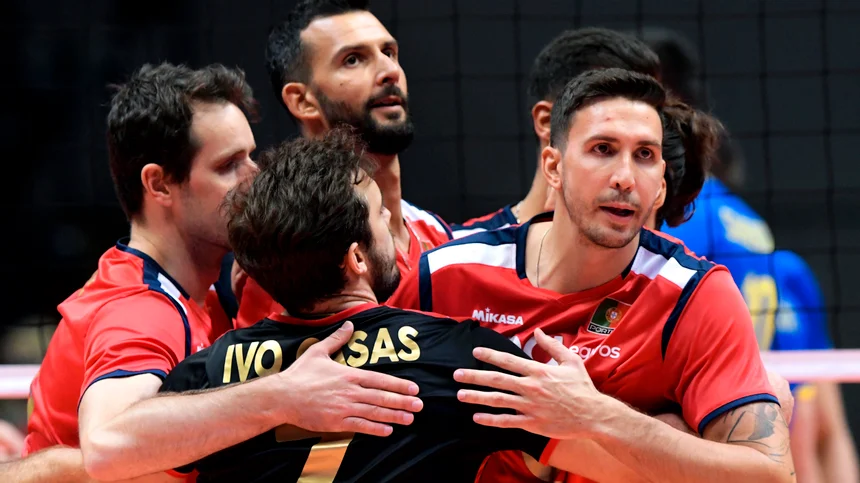 CabineSport's tweet photo. Portugal está pela primeira vez na sua história nos oitavos de final do Europeu de Voleibol 👋👋 https://t.co/XjD3nFhEQu