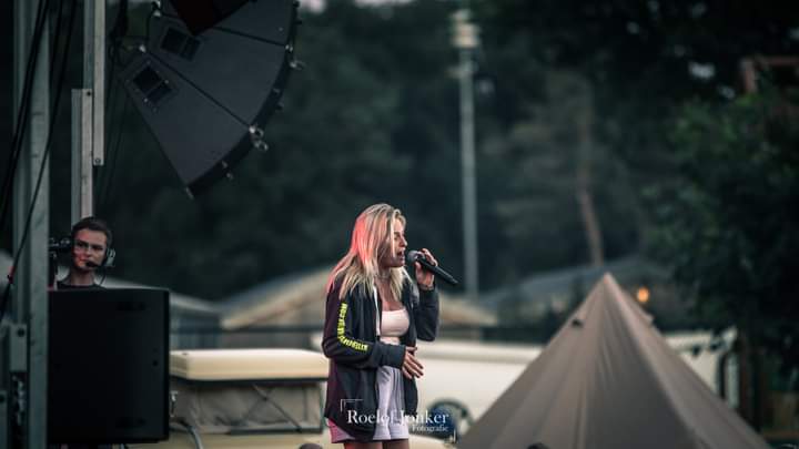roelofjonker's tweet photo. Had ik al gezegd dat @MissMontreal super goed was vanavond!! #bestezangeresvannederland #missmontreal #fotografie @NPORadio2 @westerbergen #100uurvoorkwf #canon https://t.co/vI0TrLsrRo
