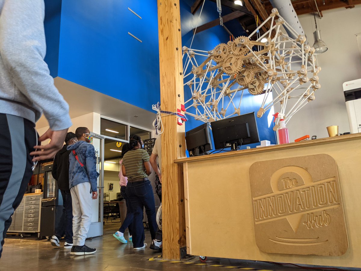 lrsdEXCEL's tweet image. It's always a great day to be innovative! The Excel Makerspace team had an exciting tour @ARInnovationHub The team even "Tinkered" with 3D modeling. #ExcelMakers #LearningHandsOn @Regenius04 @shameka98 @MichaelPoore1 @iteachaddesign