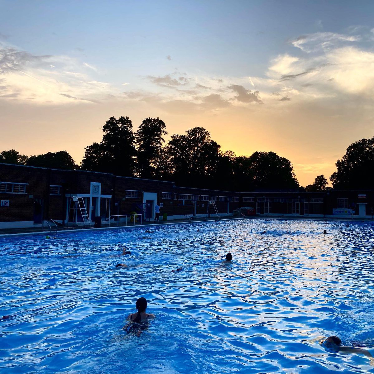 EmilyIngridST's tweet photo. #WinningAtWednesday @BrockwellLido @Brockwell_Lido @brockwellswim https://t.co/AbHuZ7GFr5