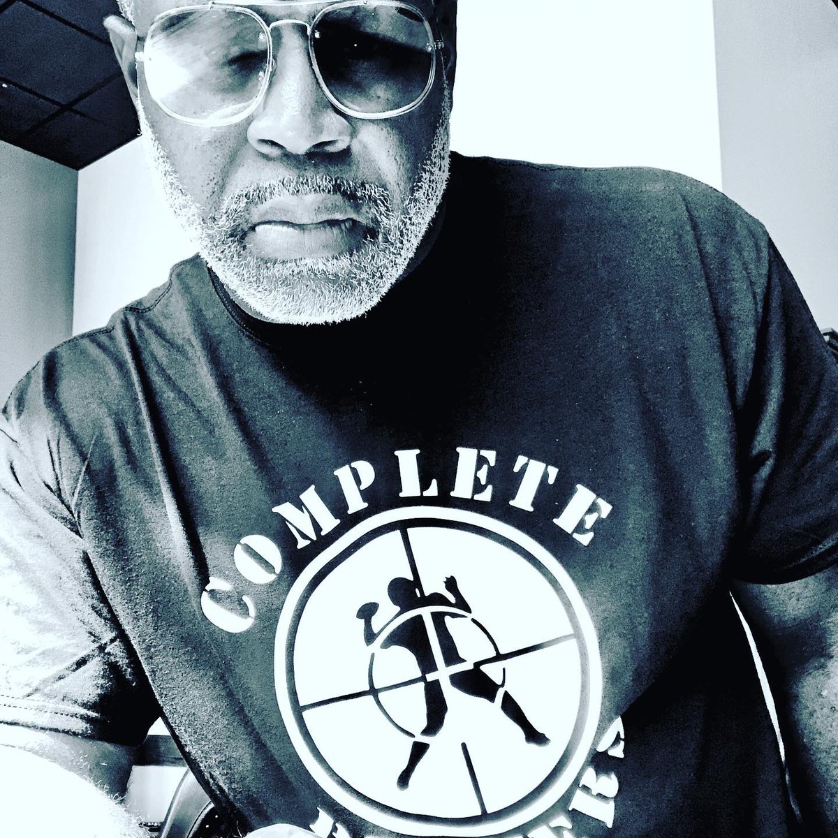 CoachLT33's tweet photo. You thought last off-season was Lit?  Watch what I do this year! 🔥🔥🔥 #YouFancyHuh #BossMoves #NewMerch #Elevation #Completeplayersinc #DLtraining https://t.co/WAdsL4dx34