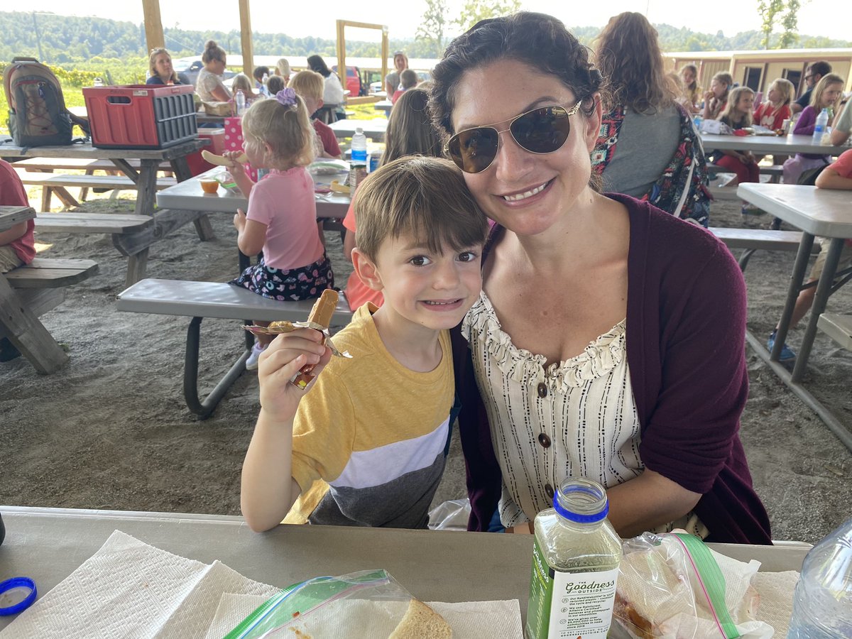 dcwmains's tweet photo. One of the treats of a field trip is picnicking with our parents! @hescubcats https://t.co/zH9tln7lkT