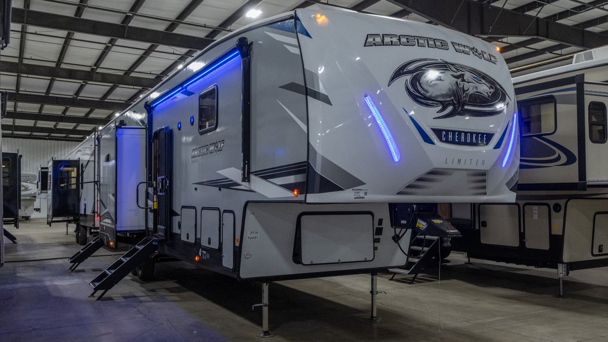 TerryTownRV's tweet photo. Get ready for an adventure in a 2021 Forest River Cherokee Arctic Wolf 3770 SUITE. For pricing and more information, give Tyler a call at (616) 213-0757. You can also reach him at tyler@terrytownrv.com or visit us online. https://t.co/RgyzvF5P7Y