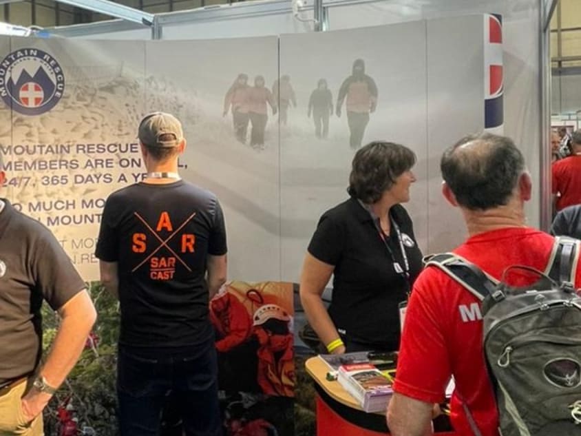 Good to talk with @MountainResqUK and @BritishCaving at the @emergencyukshow show. 

#moutainrescue #caverescue #SAR #SARCast #searchandrescue #caves #moutains