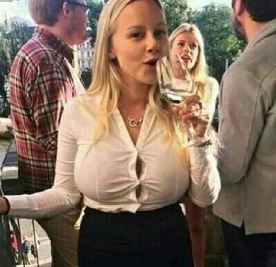 SaraLadycrypto's tweet photo. Believe in Bitcoin as much as this girl believes in her shirt's buttons!!
#bitcoin #Crypto #btc https://t.co/bOX4GQEWMW