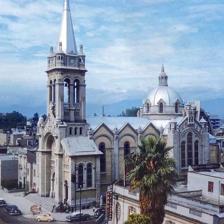 morenosanchez03's tweet photo. La sagrada familia en la colonia Roma en 1965 #mexdelrecuerdo #ayer #Roma #sagrada https://t.co/pPQdcSaOSO