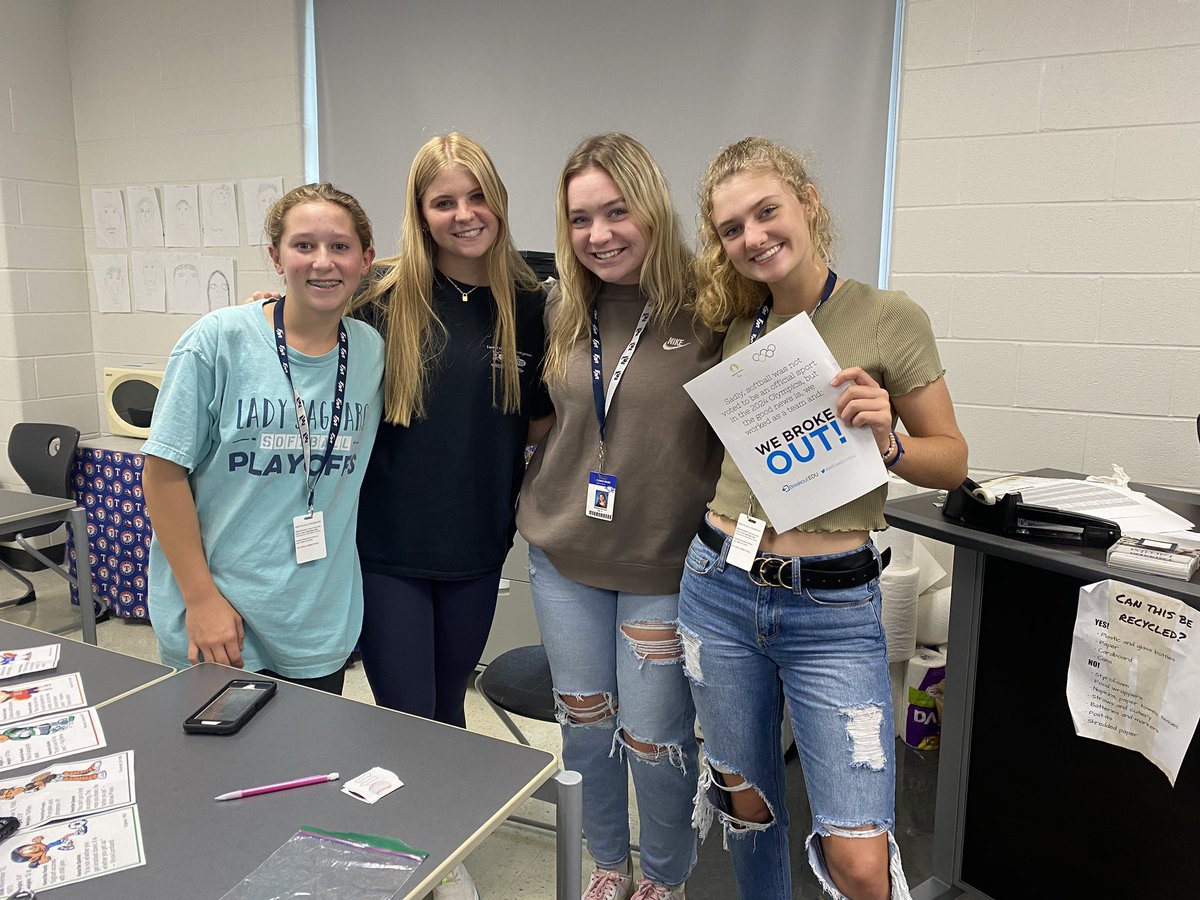Holly Earl (@fm9library) on Twitter photo The <a href="/FMSoftball/">FMHS Jaguar Softball</a> team had a great time participating in a team-building <a href="/breakoutEDU/">Breakout EDU</a> today! Thank you for inviting me @CoachLarriba and <a href="/ABaird2008/">Ali Baird ✌🏻🩵</a>! <a href="/FMHS9/">FMHS9</a> #Lisdlib The <a href="/FMSoftball/">FMHS Jaguar Softball</a> team had a great time participating in a team-building <a href="/breakoutEDU/">Breakout EDU</a> today! Thank you for inviting me @CoachLarriba and <a href="/ABaird2008/">Ali Baird ✌🏻🩵</a>! <a href="/FMHS9/">FMHS9</a> #Lisdlib