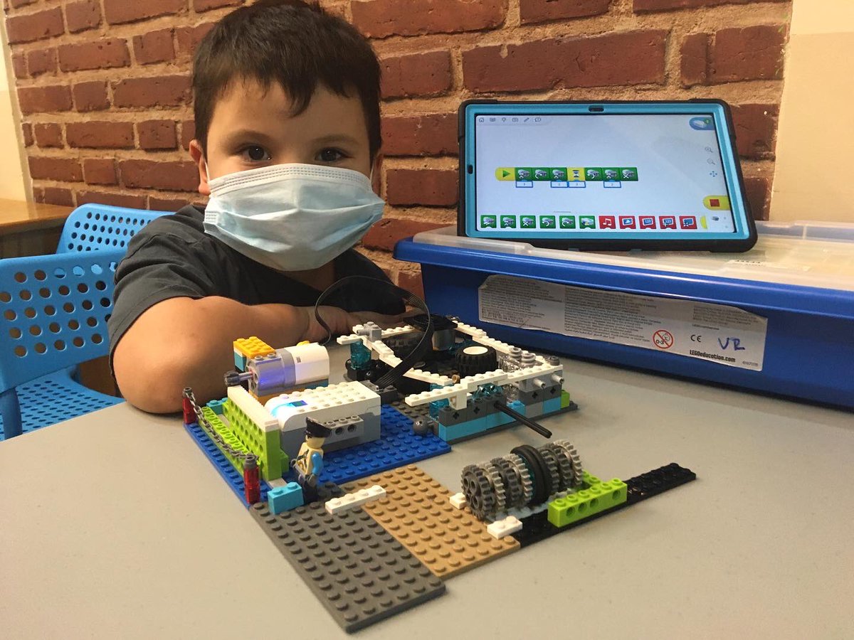 espaciosdeser's tweet photo. ¡Mecanismos simples y programación básica con WeDo 2.0! 🤖

Esto y más aprenden los niños y niñas en Mini Lab 🤩

¡Contáctanos!
📞 021 615599
📲 0971 172726

#EspaciosdeSer #CentrodeInnovaciónEducativa #CursosParaNiñas #CursosParaNiños https://t.co/KYh8qyvF0q