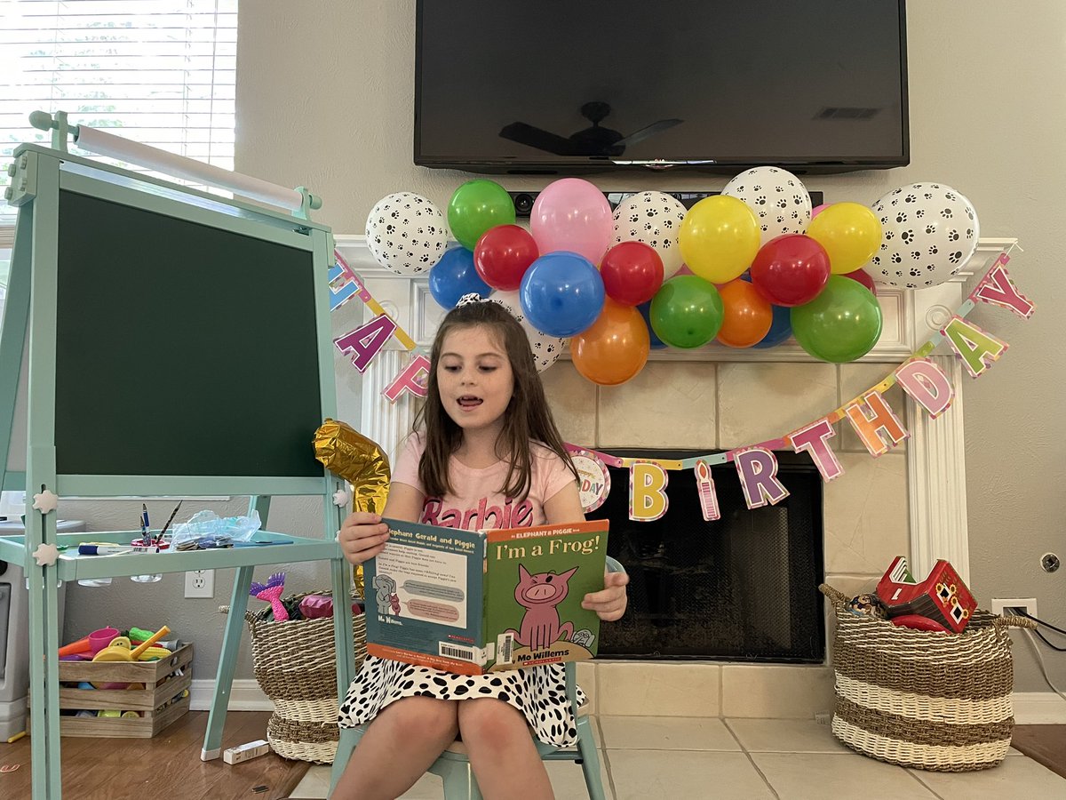 CLAdkins10's tweet photo. Birthday girl playing teacher as usual! I am always the student 😆 @HumbleISD_GTE https://t.co/DAQaLqL9Oo