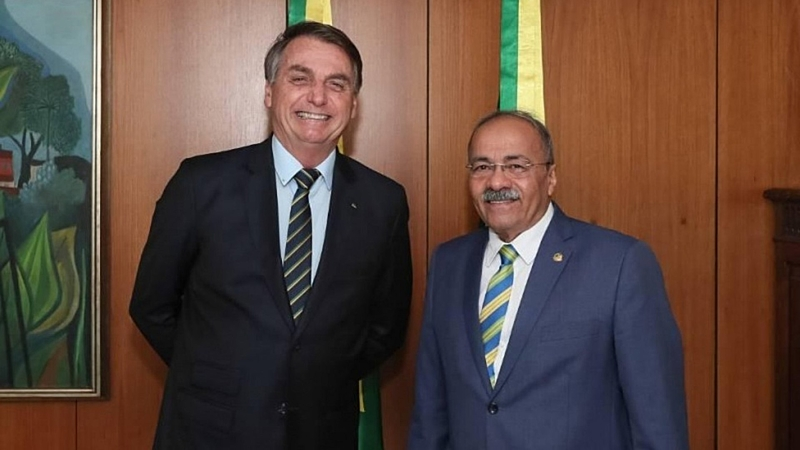 Danilo2022_br's tweet photo. @NandoGouveia38 @MBLivre O de não estar do lado de um presidente que melou a lava-toga.

Que limitou delação premiada.

Que sancionou a emenda de Marcelo Freixo.

Que indicou Kassio Nunes p/ STF.

Que indicou um PGR petista.

E que anda em más companhias: https://t.co/CLPqInPGbC