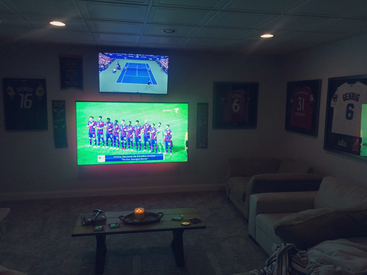 eGehrig16's tweet photo. Come on you Yankees! 👊🏽🇺🇸#USMNT #need3 https://t.co/tRUdyI52CF