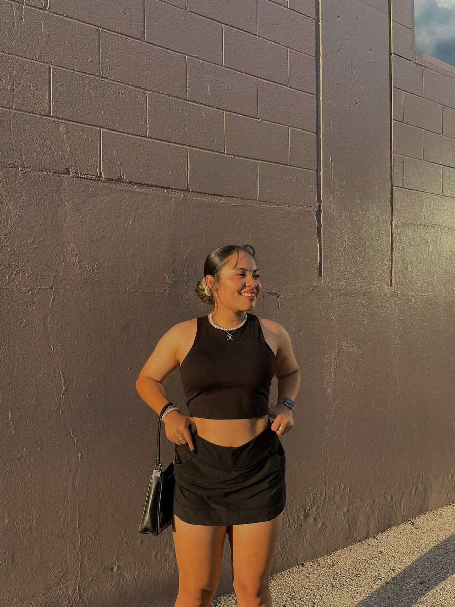xeniabarca's tweet photo. 🖤 https://t.co/naV9yhhM9w