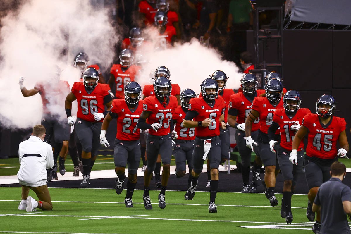 Thank you to my Coaches and Teammates! After an Amazing Conversation with @Gaizka_UNLV, I’m humble and blessed to receive an offer from University of Nevada, Las Vegas! #gorebels #TheJury @NYamauchi64 <a href="/JakeTaylor_79/">Jake Taylor</a> <a href="/BwireJJ/">JJ Bwire</a>