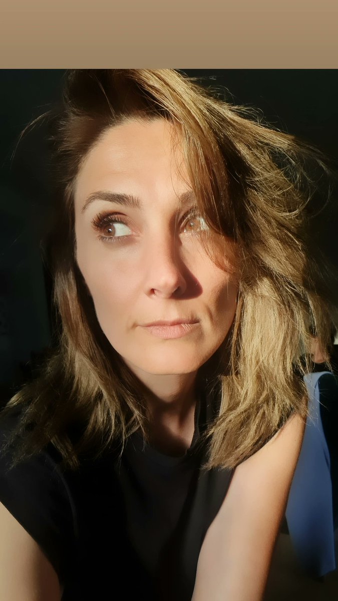 Azimin öfkesi yoktur. Biz azimle yürüyoruz. İnandığımız yolda devam ediyoruz. Çalışarak, düşünerek,okuyarak,üreterek, paylaşarak🌾. Yani bazılarının hiiiiiç anlayamacağı değerler bunlar.