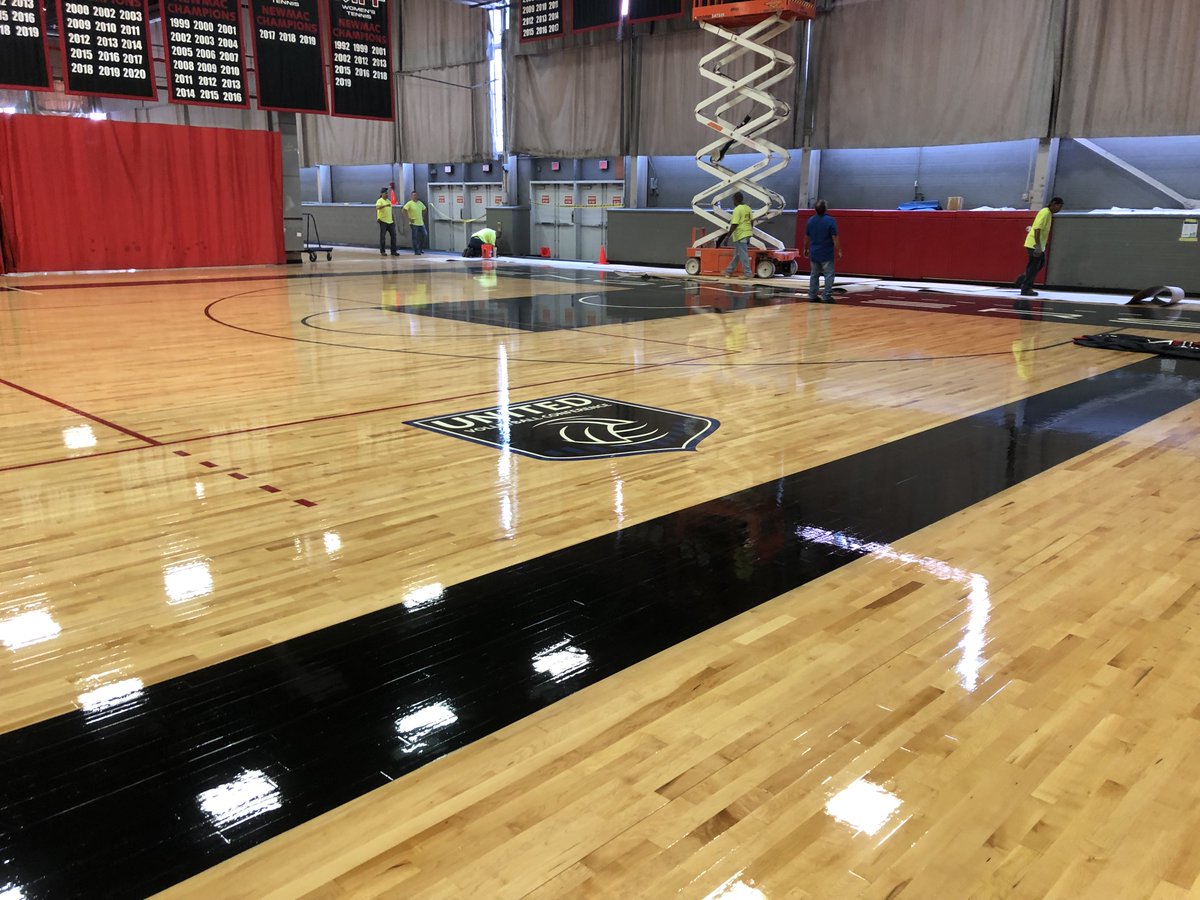 MITAthletics's tweet photo. A few more items to finish before we reopen the facility, but the Rockwell Cage court replacement is nearly complete! Looking great! @mitmbb @mitwbball @mitvball @MITMensVB @MITstudents @MIT @d3hoopsville @NCAADIII #RollTech https://t.co/P8FysaVLCk