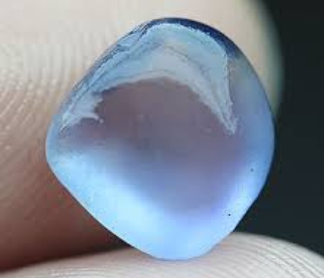 CorundomRuby's tweet image. Looking for geuda sapphire