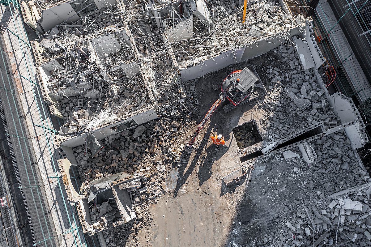 PicMediaAU's tweet image. Recently, we’ve been engaged by a demolition company to take a progress photos and footage of their massive demolition project in Sydney 
#demolition #demolitionsydney #demolitionprojects #demo #construction #constructionproject #demowork #aerialphotography #labourhiresydney