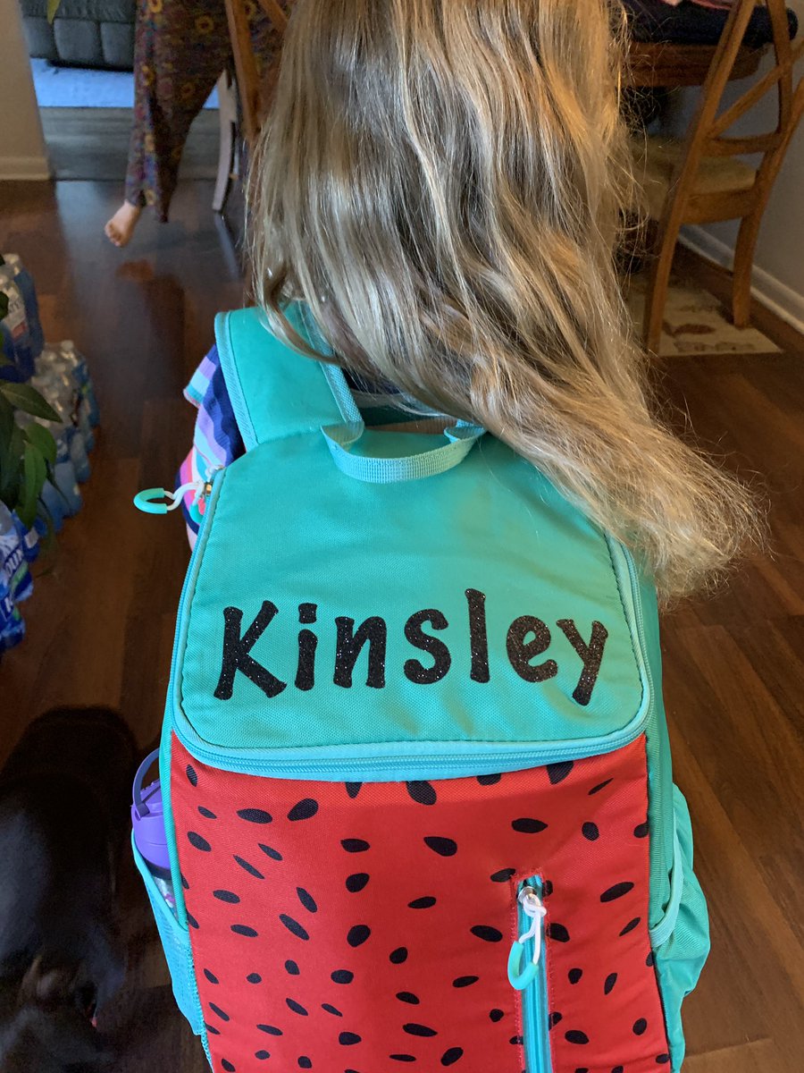 cat0gray's tweet image. Kin’s first day of preschool 🥺💛