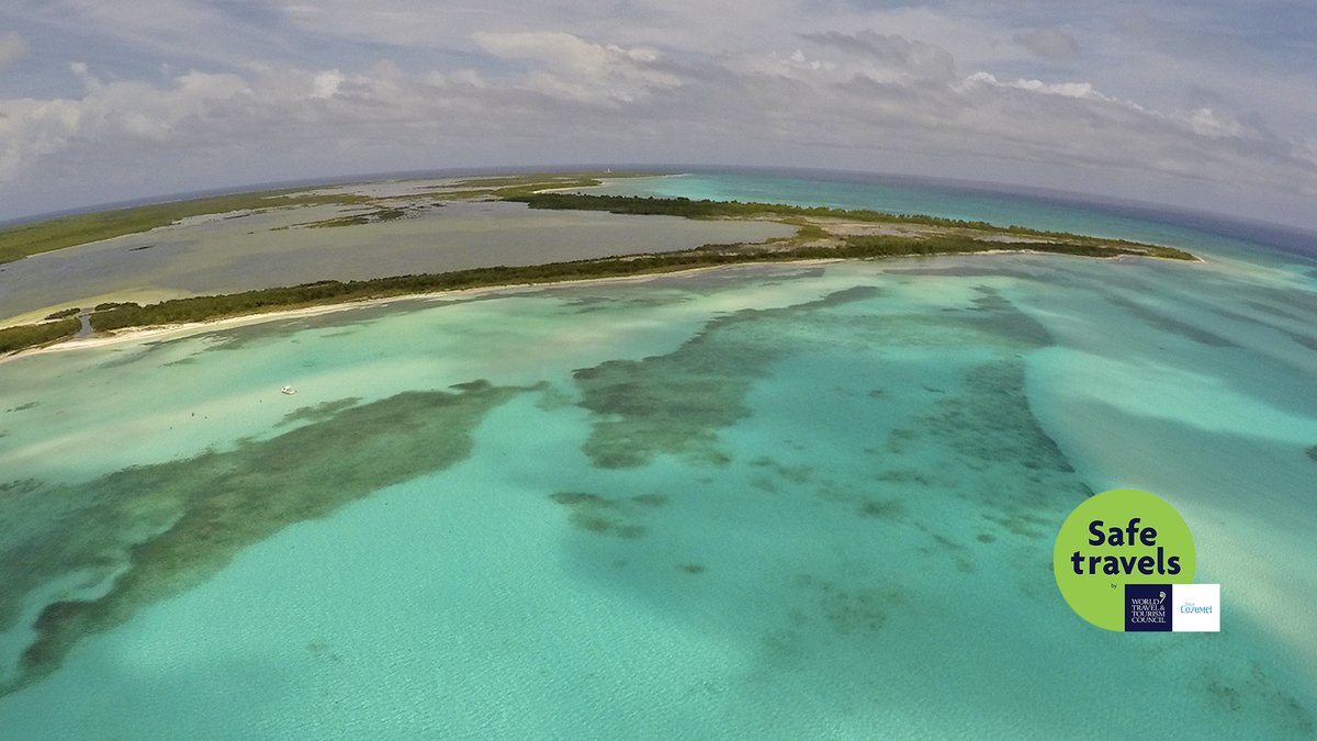 Azules infinitos de Cozumel 😍
El mejor snorkel de tu vida lo realizarás en la isla más hermosa del Caribe Mexicano, #Cozumel 
#IslaCozumelTeEspera
#SafeTravels