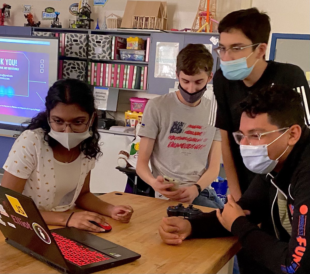 dulles_robotics's tweet image. The first meeting of the year went awesome! Our members participated in an engaging activity where they explored various departments! See y’all next week🦾