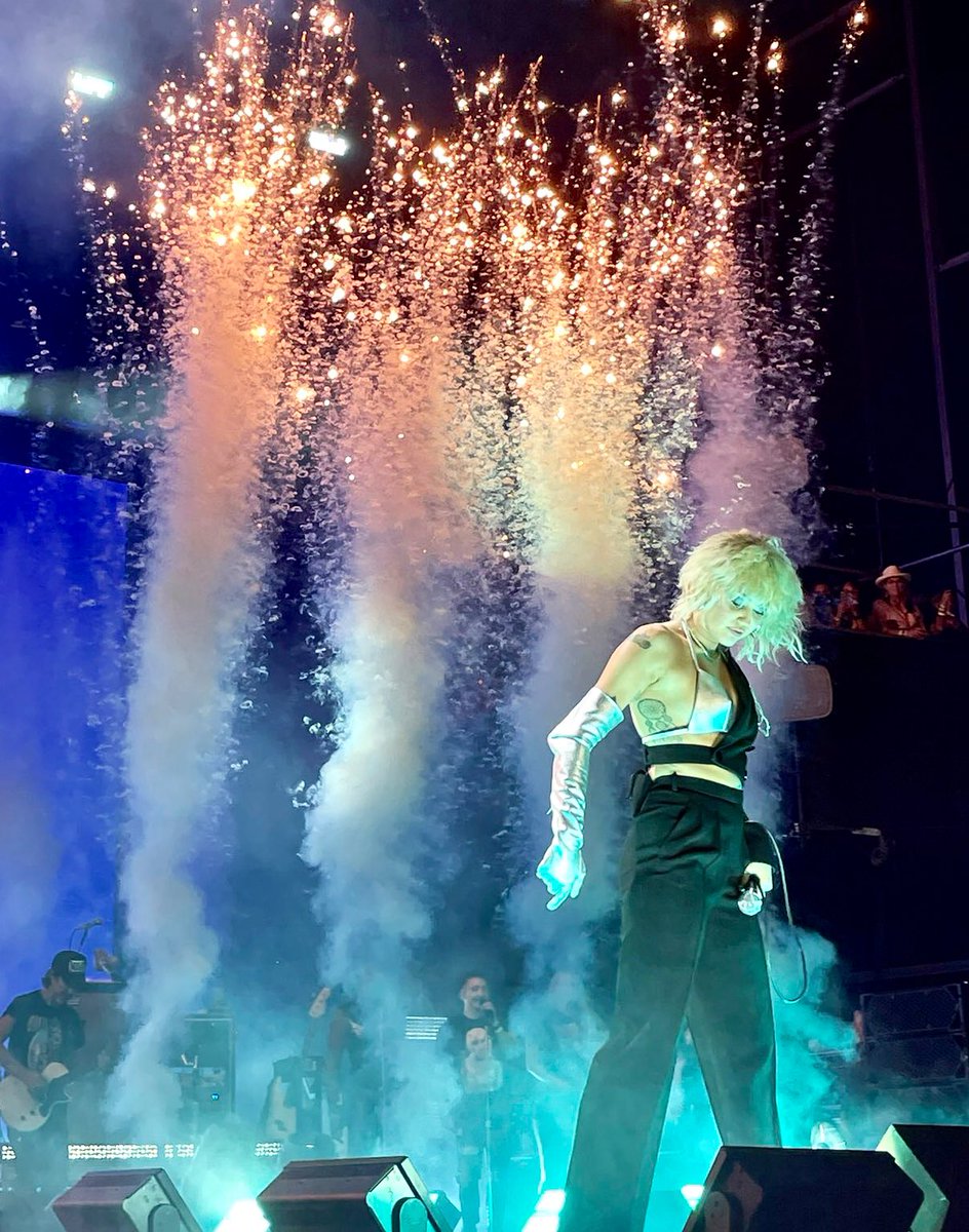 Miley Cyrus ✨✨✨