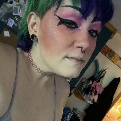 ashwednesday513's tweet photo. #NewProfilePic https://t.co/hMWYYJNQVW