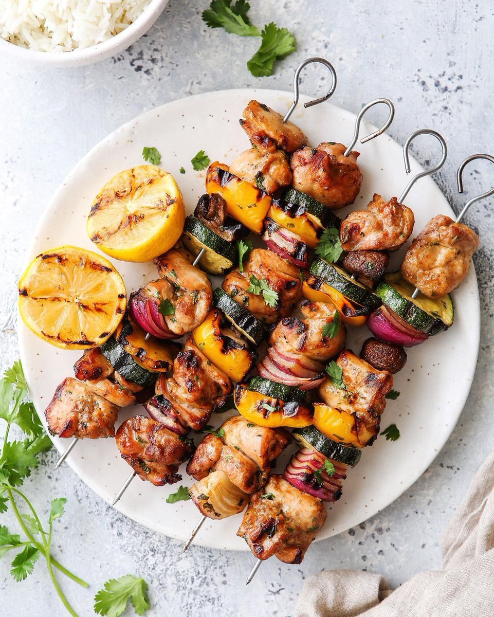 GreasyGrub's tweet photo. Grilled Lemon-Cilantro Chicken and Veggie Skewers https://t.co/ptRpPD8KMF