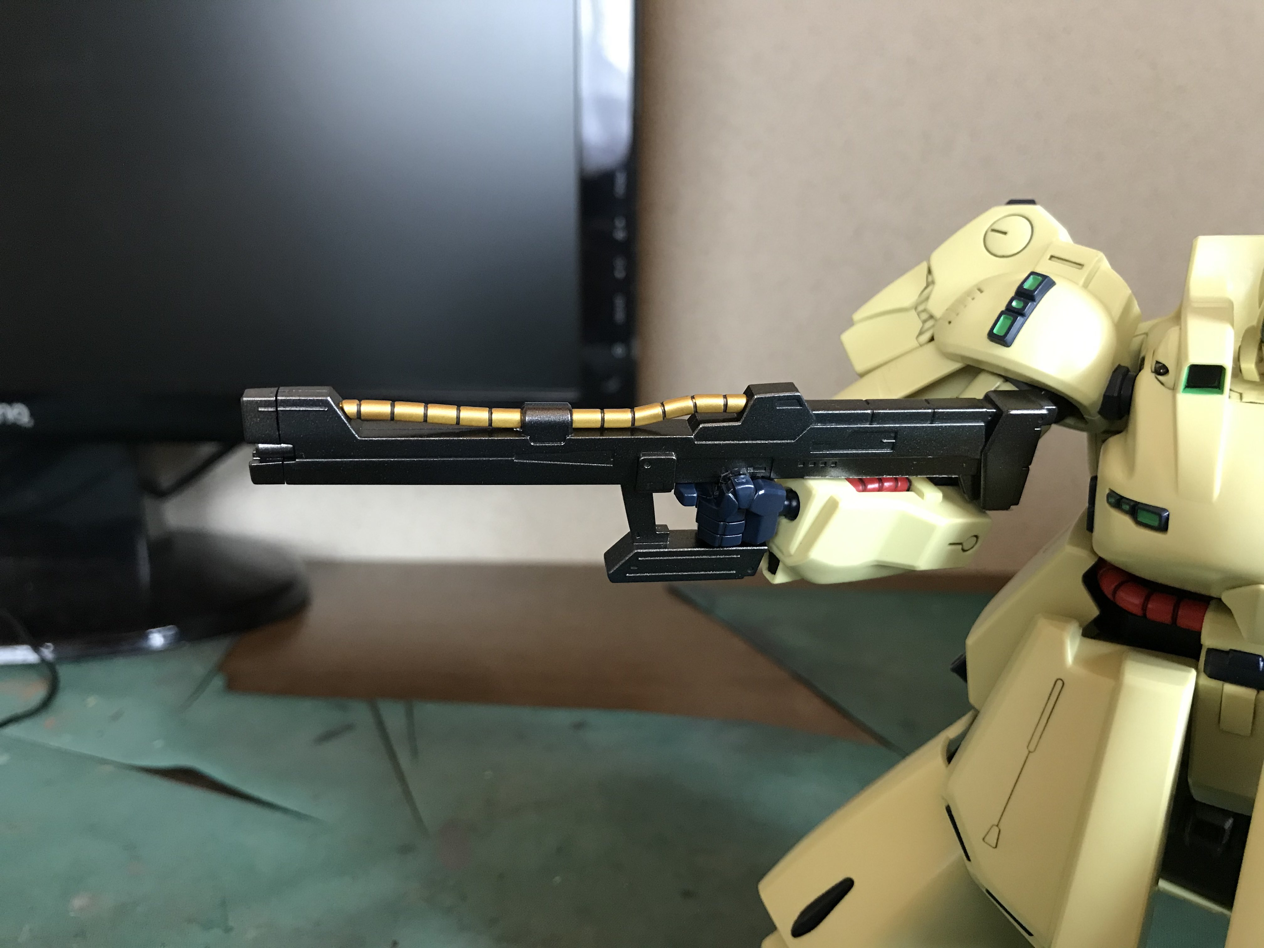 介蔵 ジ O完成しました 浮遊させないと見えない足裏の塗装と ビームライフルもガンメタとゴールドで派手にしてみました Hguc ジ O T Co Rars3x6nb7 Twitter