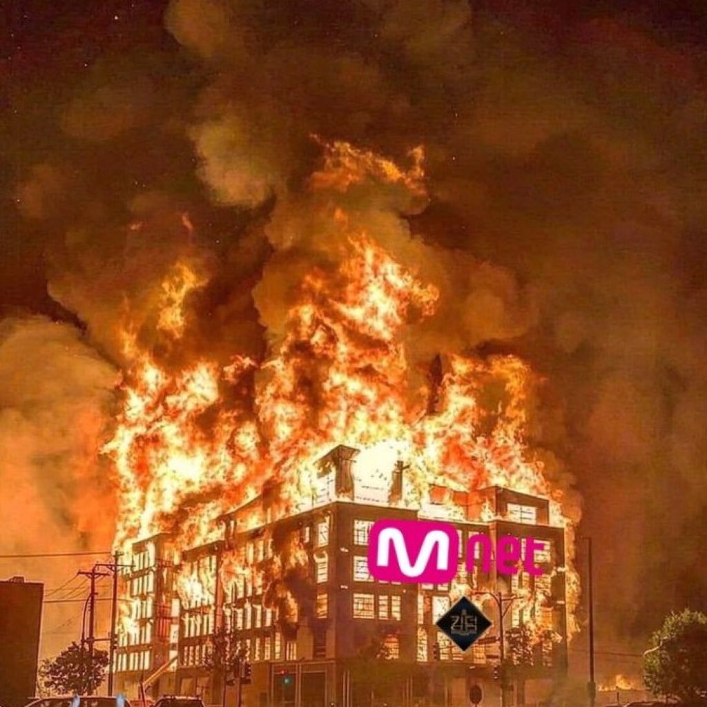 semoga gambar yg dibawah ini menjadi kenyataan, seenggaknya ini yg bisa gue lakuin untuk membela agama gue
#ADZANBUKANMAINAN
#MNETDisrespectAdzan 
#BoycottMNET 
#MnetApologise