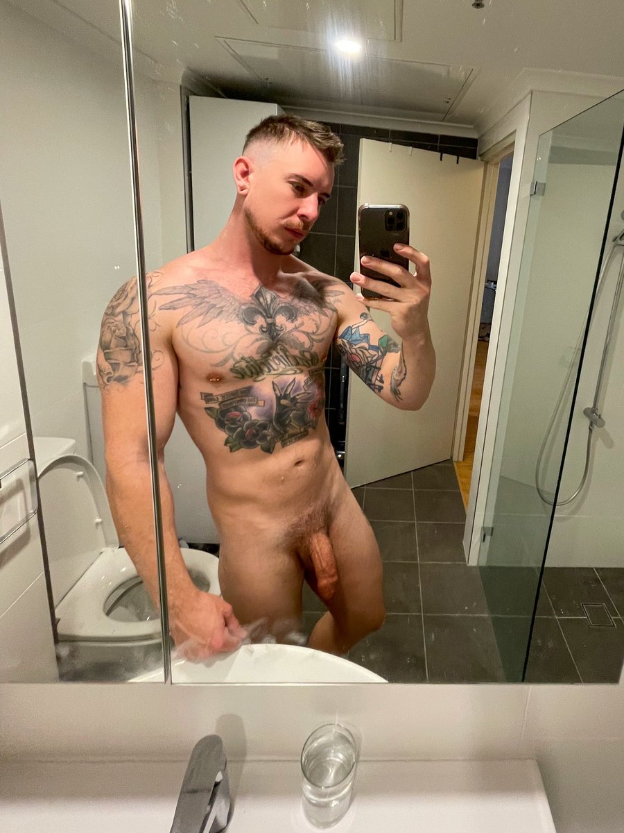 Morning milk shower🌊