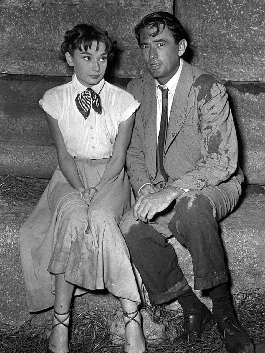 audrey hepburn \u0026 gregory peck photographed on the set of “roman holiday”,  1953, image size:900x1200