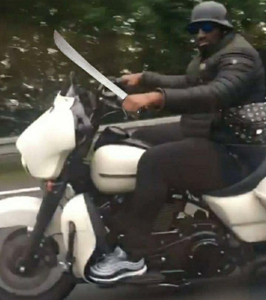 DrDachs's tweet image. choose your fighter