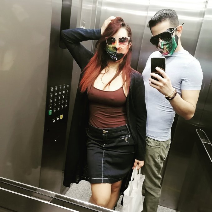 Qu&eacute; les pasa presumidos? #couple #mood #parejaliberal #parejahot https://t.co/mZz5AJuNu7<a href="/tag/couple"class="tags">#couple</a><a href="/tag/mood"class="tags">#mood</a><a href="/tag/parejaliberal"class="tags">#parejaliberal</a><a href="/tag/parejahot"class="tags"><span>#parejahot</span></a>